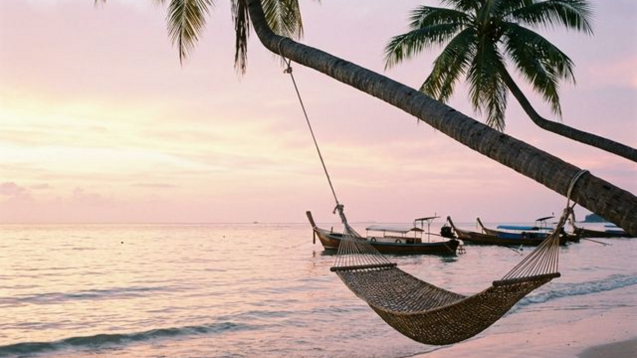 Тайский художник Наронг вдохновился «Скотным двором» Оруэлла для выставки «Спроектирован проиграть»