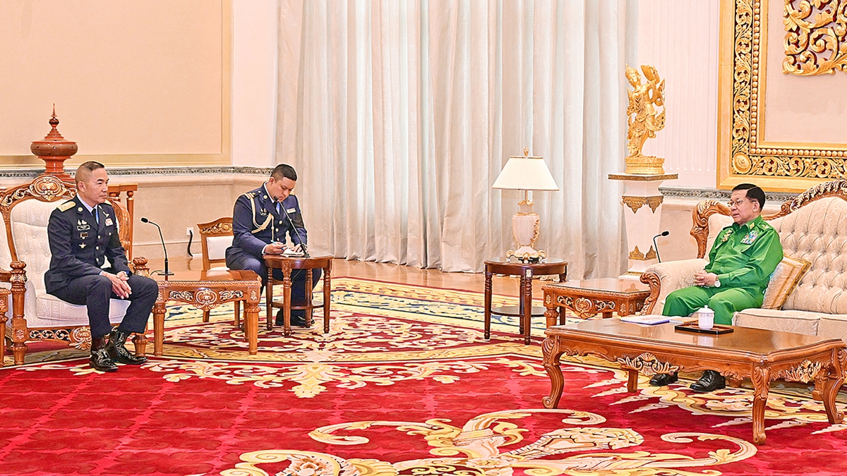 Глава ВВС Таиланда встретился с лидером военной хунты Мьянмы