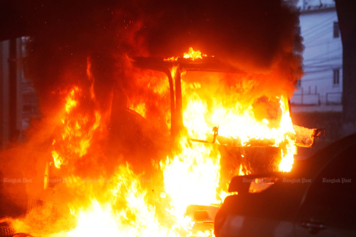 В Наратхивате неизвестные подожгли десятки камер видеонаблюдения