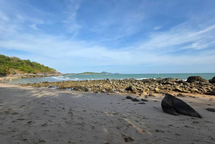 Натуристы вызвали переполох на пляже Пхукета